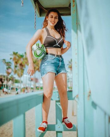 Full leaked Lisa zimouche page private onlyfans photo