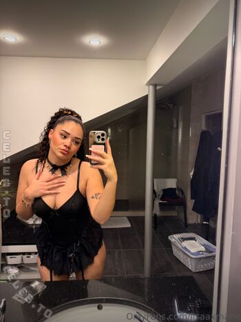 Full leaked Lisaaxmarie private onlyfans photo