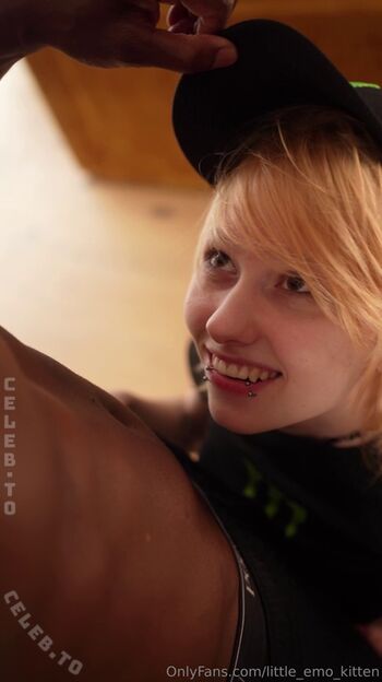 Full leaked Little emo kitten page private onlyfans photo