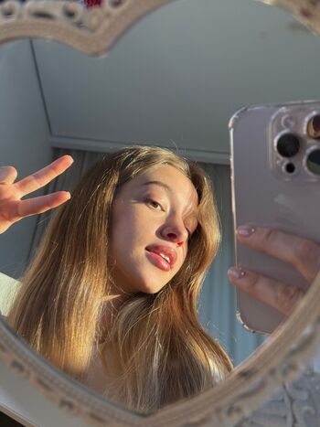 Full leaked Little poetry  page private onlyfans photo
