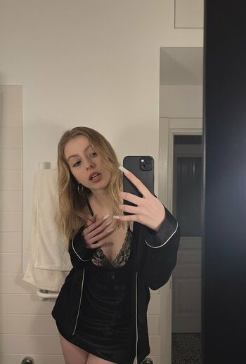 Full leaked Littlelilyyyyyyy private onlyfans photo