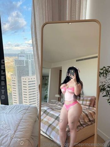 Full leaked Littleprincesspoppy private onlyfans photo
