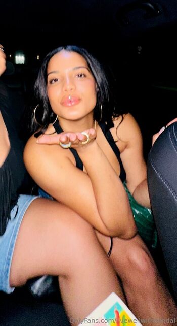 Full leaked Livewellwithkendal private onlyfans photo
