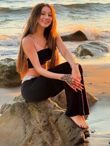 Full leaked Livi blossom private onlyfans photo