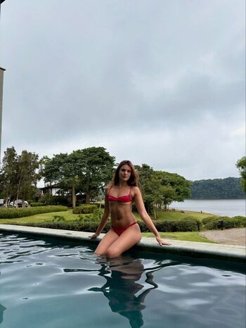 Livia Inhudes