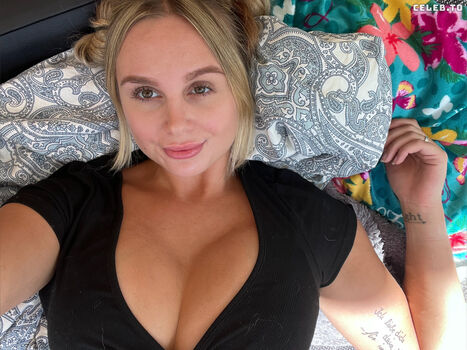 Full leaked Livieschaefer private onlyfans photo