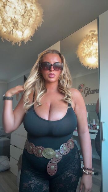 Full leaked Livjoneszz private onlyfans photo