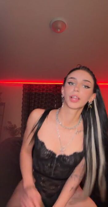Full leaked Liza lowe private onlyfans photo
