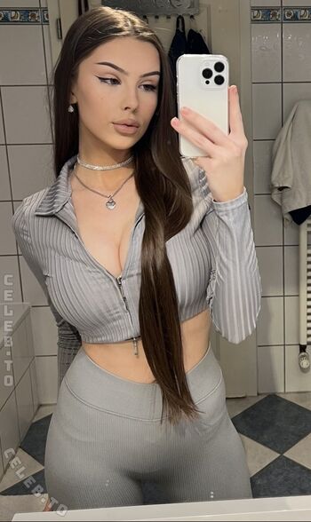 Full leaked Lizezki private onlyfans photo