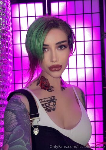 Full leaked Lizzie le strange private onlyfans photo