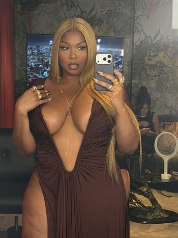 Full leaked Lizzo private onlyfans photo