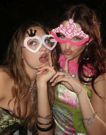 Full leaked Lizzy greene  page private onlyfans photo