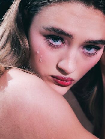 Full leaked Lizzy greene  page private onlyfans photo