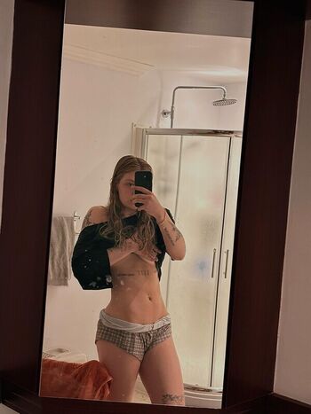 Full leaked Lizzy nb private onlyfans photo