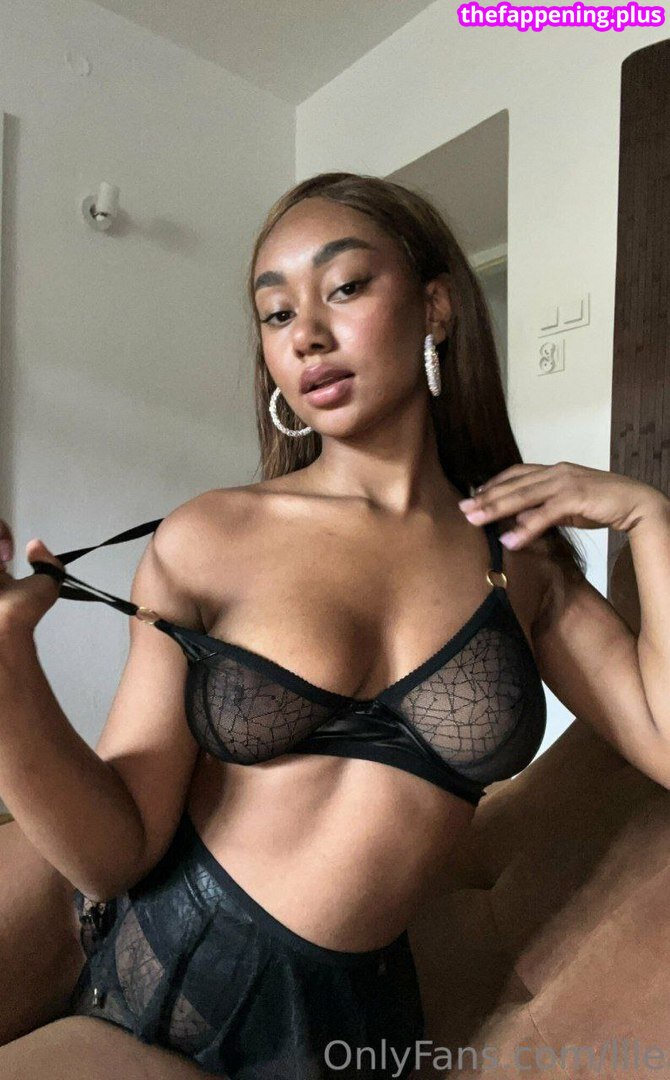 elizabeth anorue / llleasy / llleasy_ Foto OnlyFans Nua #19