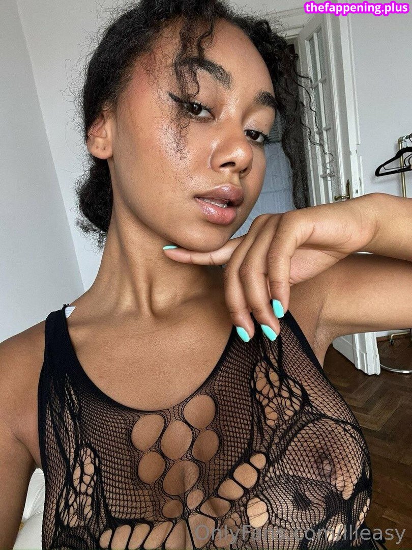elizabeth anorue / llleasy / llleasy_ Foto OnlyFans Nua #21
