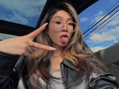 Full leaked Lluvfifii private onlyfans photo