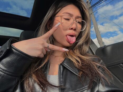 Full leaked Lluvfifii private onlyfans photo