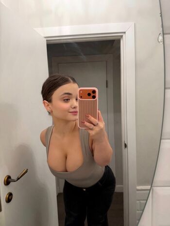 Full leaked Lola alphy private onlyfans photo