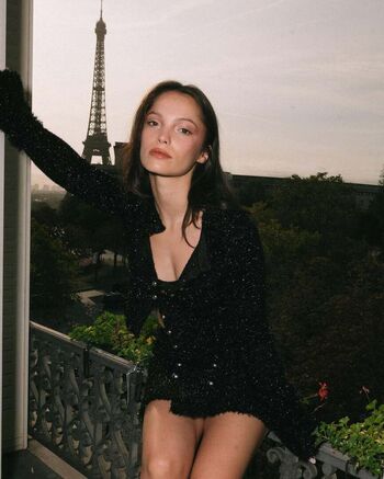 Full leaked Lola le lann private onlyfans photo