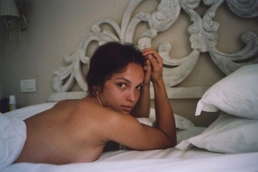 Full leaked Lola le lann private onlyfans photo