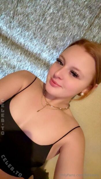 Full leaked Lola sky private onlyfans photo