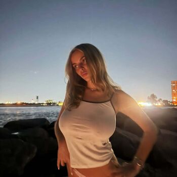 Full leaked Loladubrul private onlyfans photo