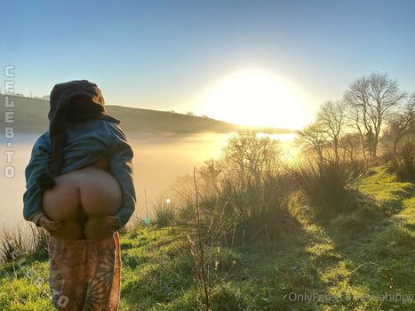 Full leaked Lolahippy private onlyfans photo