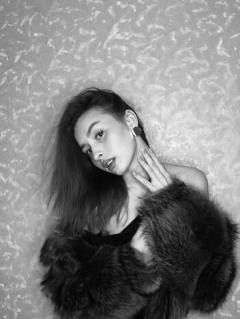 Full leaked Lollypoli private onlyfans photo