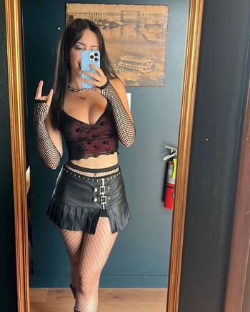 Full leaked Alexa chung/ private onlyfans photo
