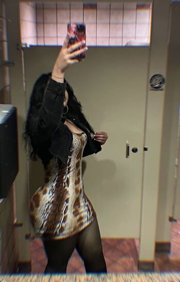 Full leaked Loomi xo private onlyfans photo