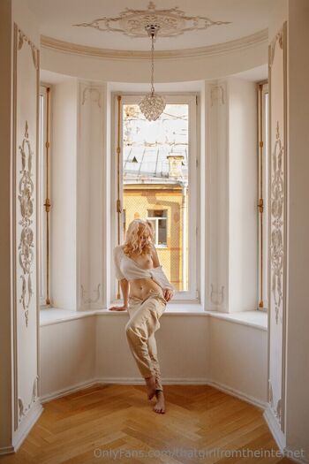 Full leaked Loopcia private onlyfans photo