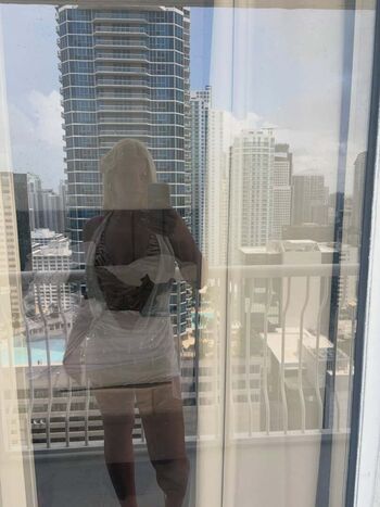 Full leaked Loraasmith private onlyfans photo