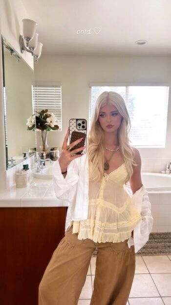 Full leaked Loren gray page private onlyfans photo
