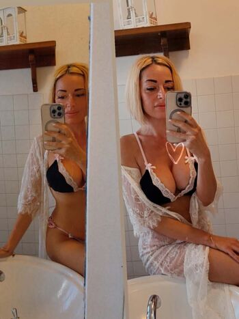 Full leaked Lottie gio private onlyfans photo