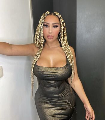 Full leaked Loubna private onlyfans photo