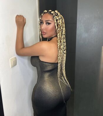 Full leaked Loubna private onlyfans photo