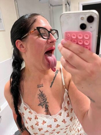 Full leaked Louis alongtongue private onlyfans photo