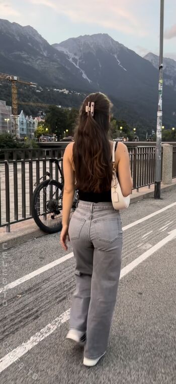 Full leaked Louisa jindaoui private onlyfans photo