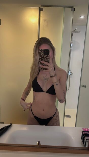 Full leaked Louise mln des private onlyfans photo