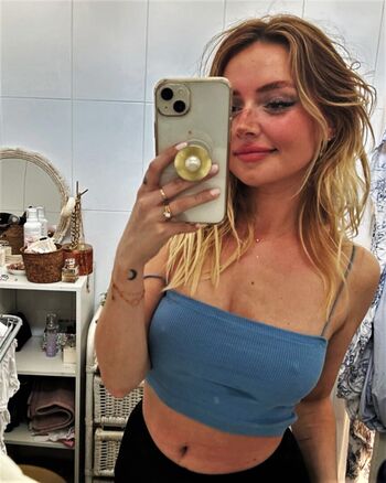 Full leaked Louisette private onlyfans photo
