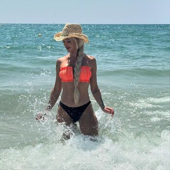 Full leaked Loukaki family page private onlyfans photo