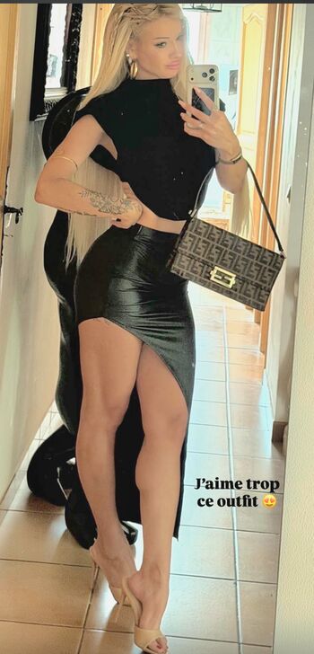 Full leaked Loukaki family private onlyfans photo