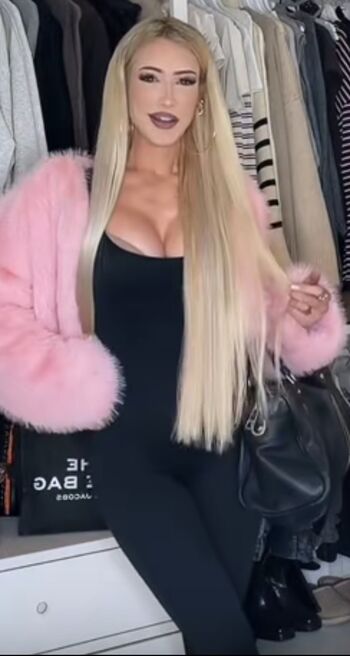 Full leaked Loukaki private onlyfans photo