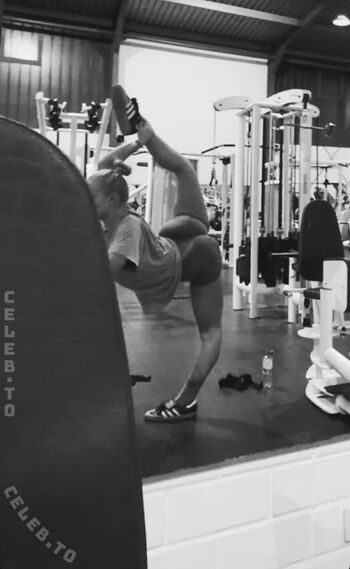 Full leaked Loulou fbl private onlyfans photo