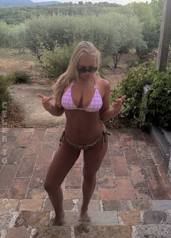 Full leaked Loulou fbl private onlyfans photo