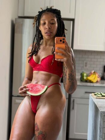 Full leaked Lovemeek private onlyfans photo