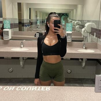 Full leaked Lrizz private onlyfans photo