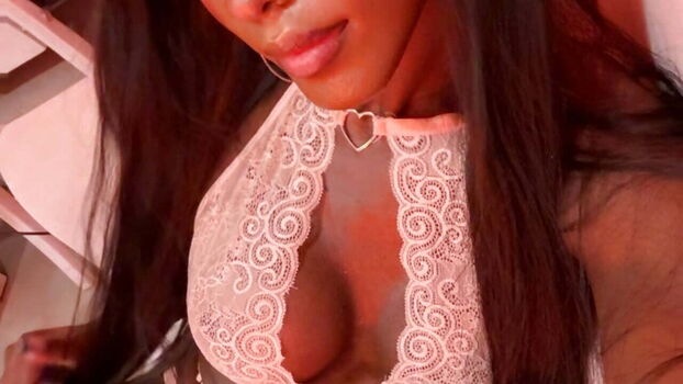 Full leaked Luanarisque private onlyfans photo