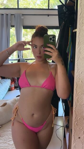 Full leaked Lubertolla private onlyfans photo